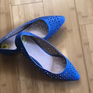 Size 9 Restricted Flats